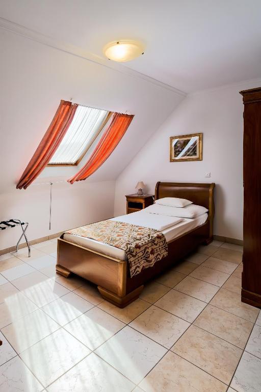 Kata Panzio Bed & Breakfast Szeged Rom bilde